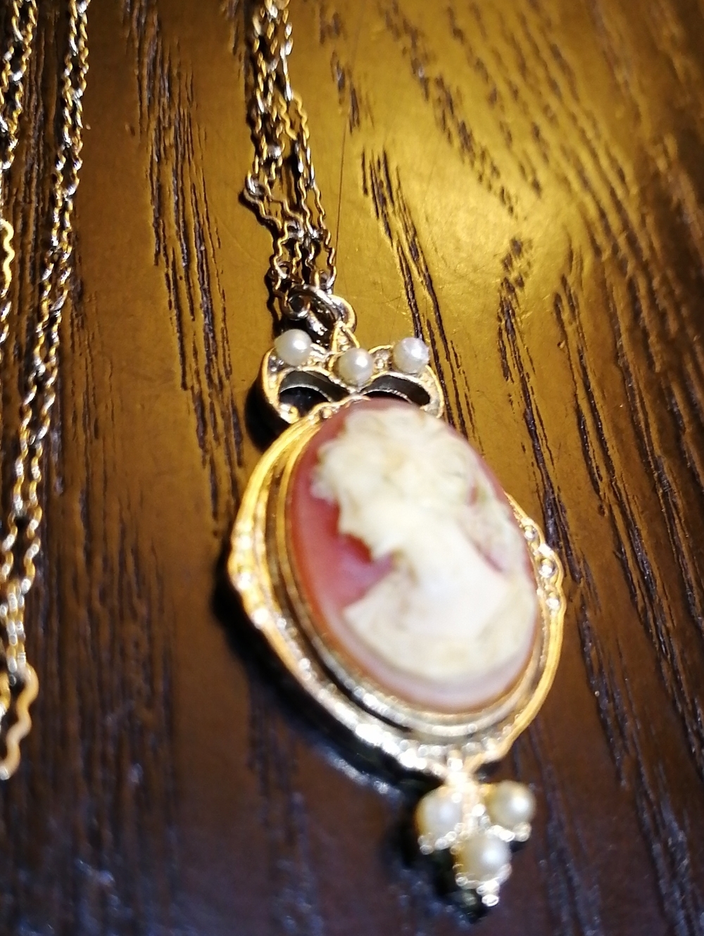 Gorgeous Vintage Cameo Pendant Necklace By Brand 1928